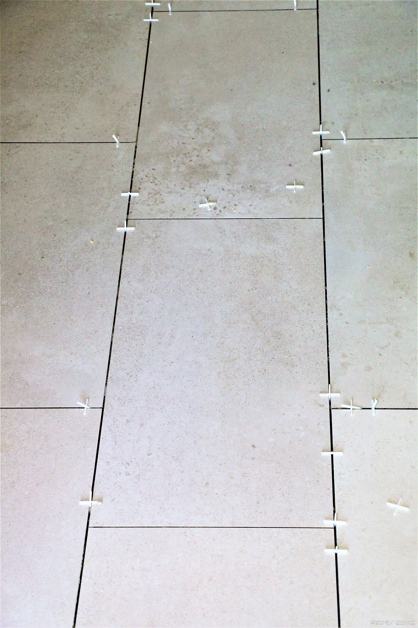 地砖空鼓翘起修复方法视频(地砖空鼓翘起修复方法视频教程)